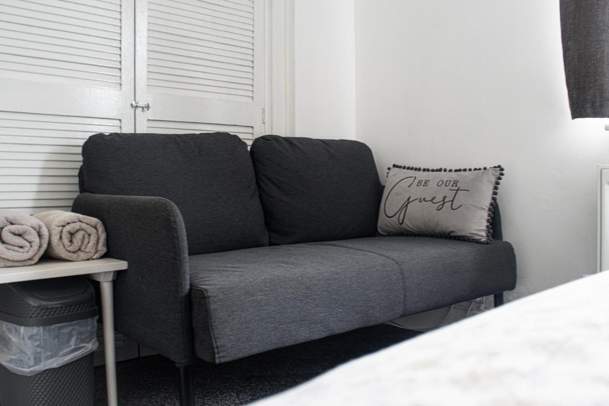 Luton Lodge - Newly Renovated Ideal For Short Stay, Close To Airport Train Station, Free Parking Off Street , Luxury Comfort In Low Price Ngoại thất bức ảnh