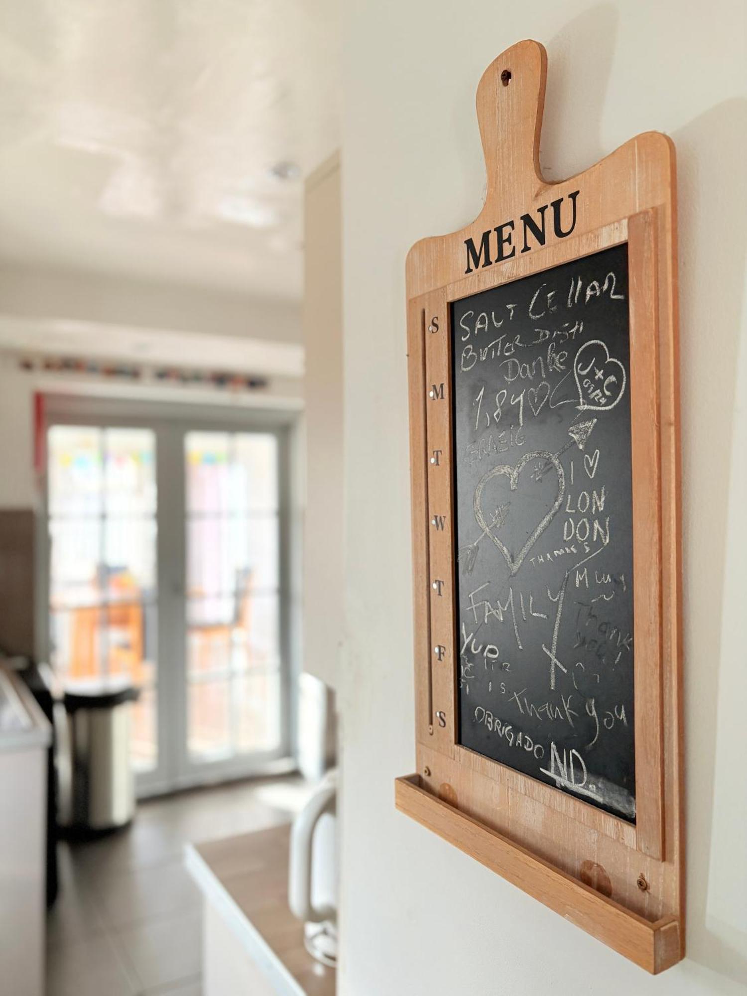 Luton Lodge - Newly Renovated Ideal For Short Stay, Close To Airport Train Station, Free Parking Off Street , Luxury Comfort In Low Price Ngoại thất bức ảnh