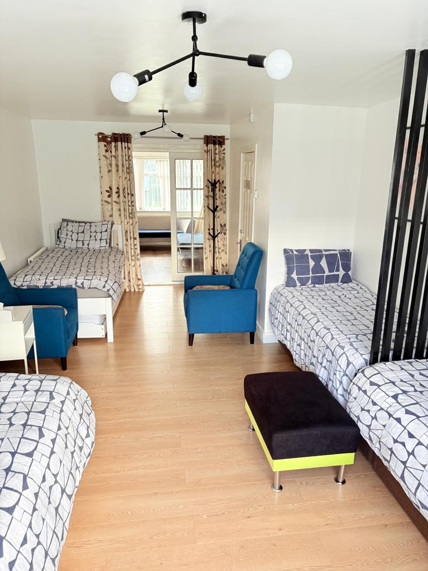 Luton Lodge - Newly Renovated Ideal For Short Stay, Close To Airport Train Station, Free Parking Off Street , Luxury Comfort In Low Price Ngoại thất bức ảnh